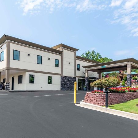 Quality Inn & Suites Athens University Area Exterior photo
